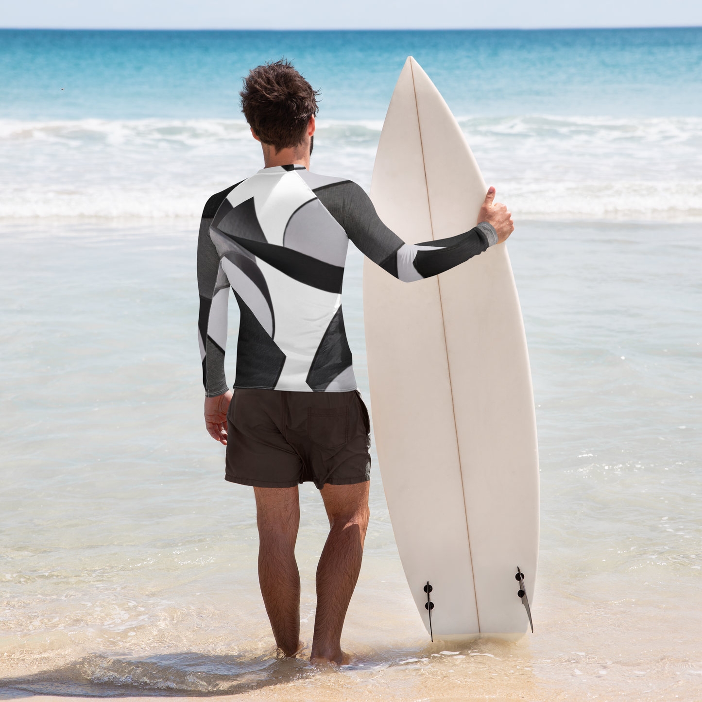 Constructed from 82% polyester and 18% spandex, this rash guard features a soft, four-way stretch fabric that contours perfectly to your body, thus providing unmatched comfort during all activities. Engage confidently; with your skin safeguarded against damaging UV rays, its UPF 50+ protection ensures that ultimate protection. With flat ergonomic seams and cover stitching, beats.cali’s rash guards are built for endurance, letting you concentrate on your performance without concern for wear and tear.