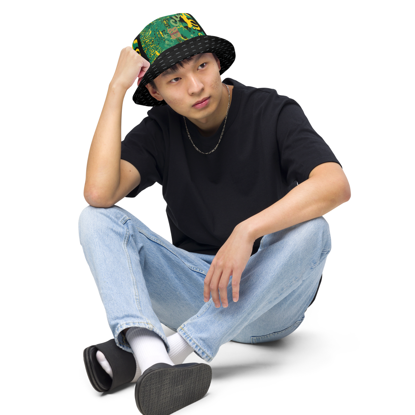 Reversible bucket hat