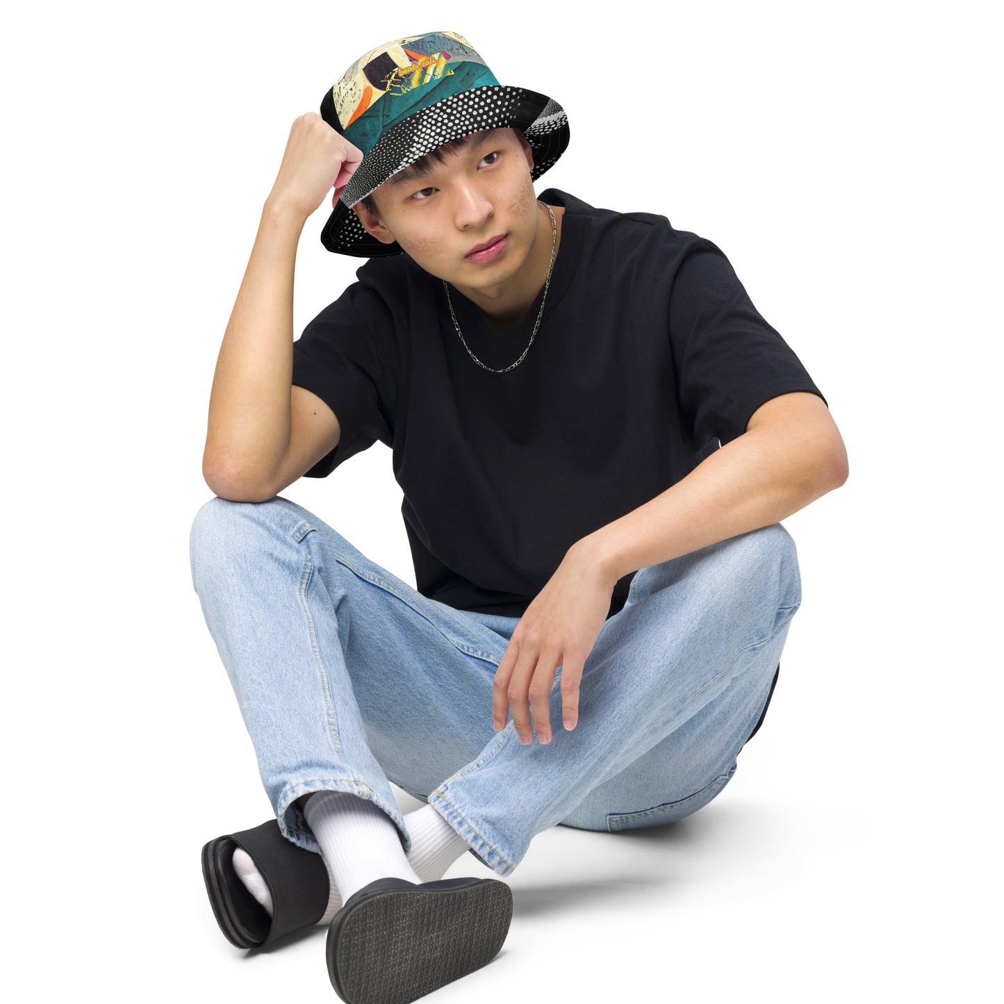 Reversible bucket hat