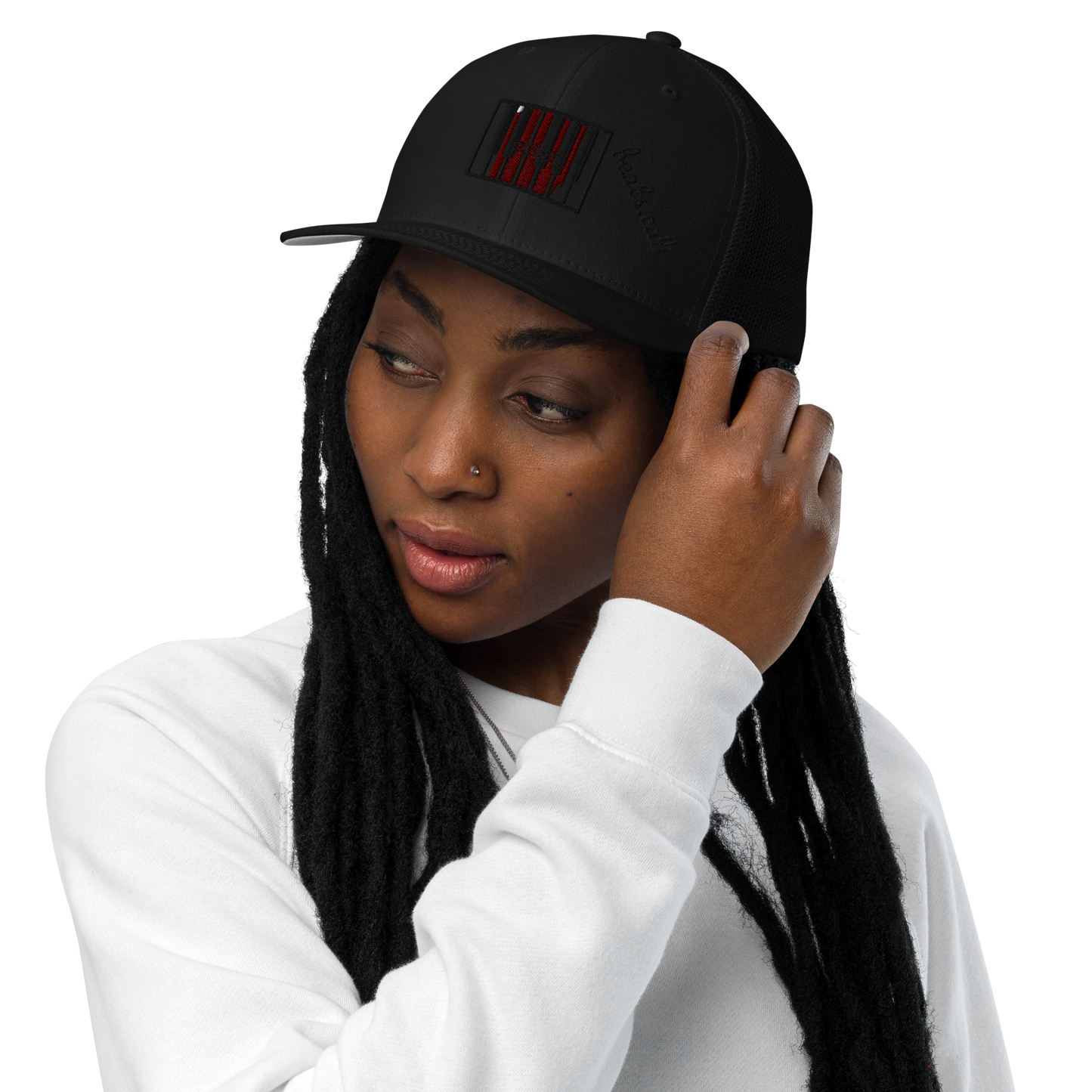 Closed-back trucker cap