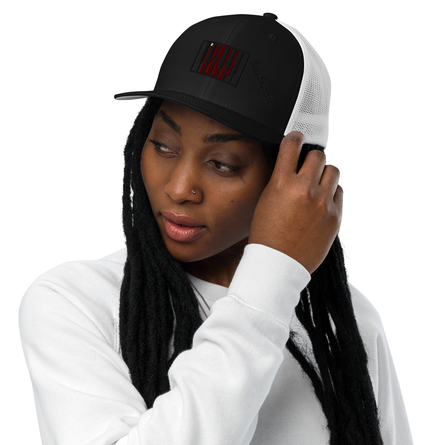 Closed-back trucker cap