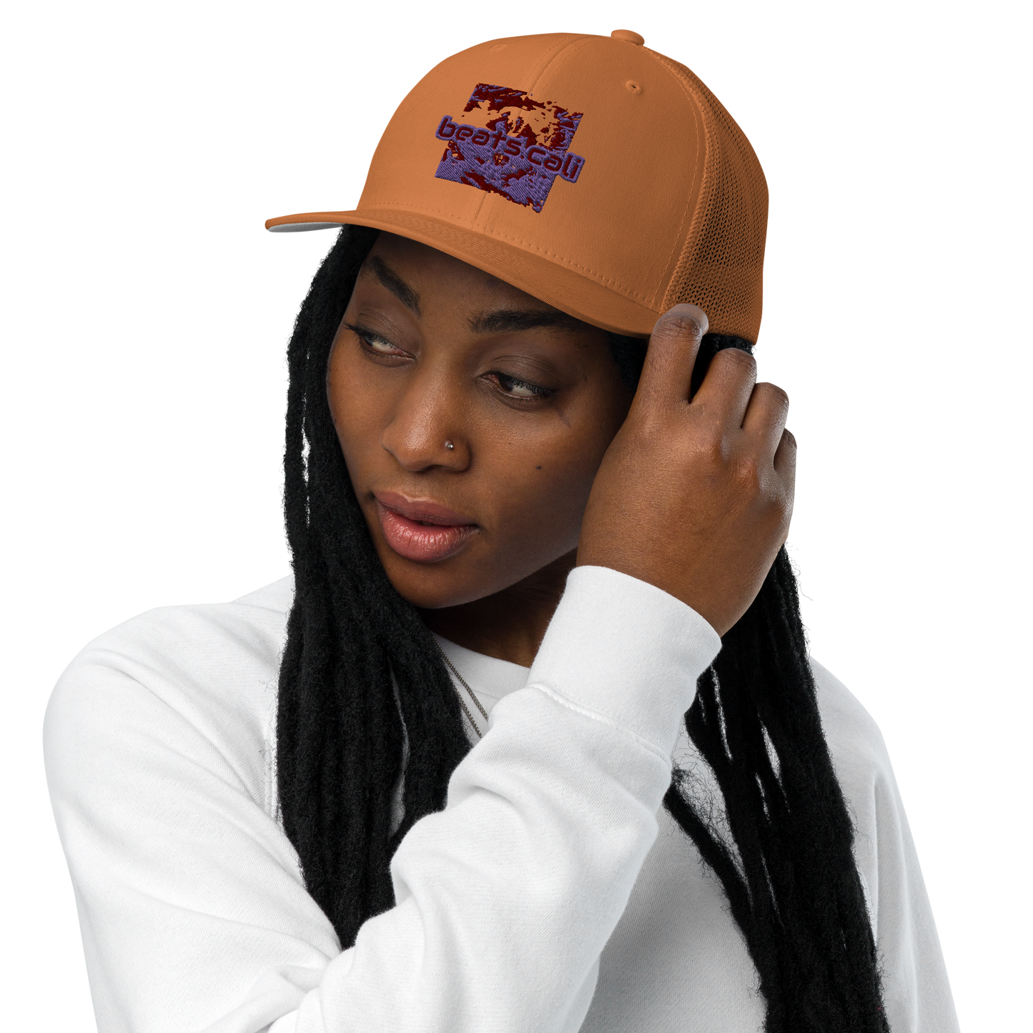 Closed-back trucker cap