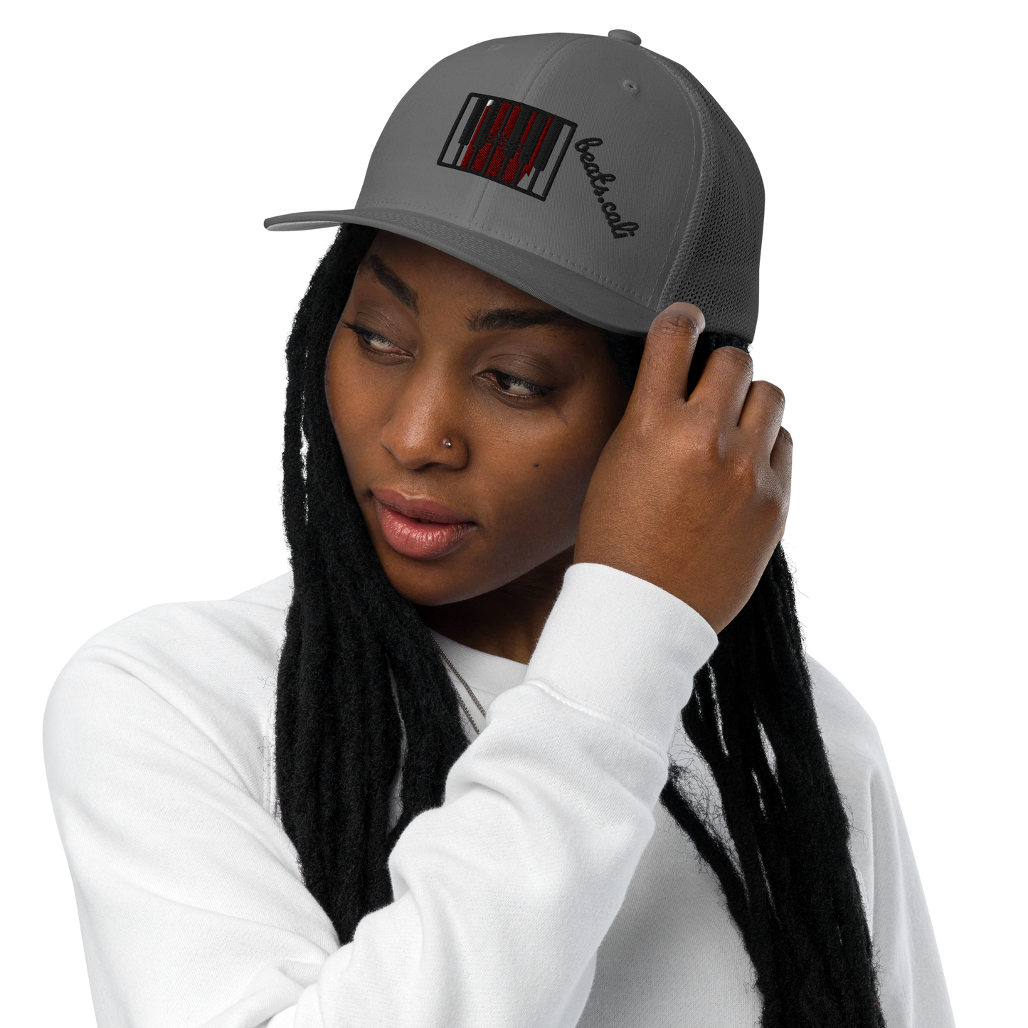 Closed-back trucker cap