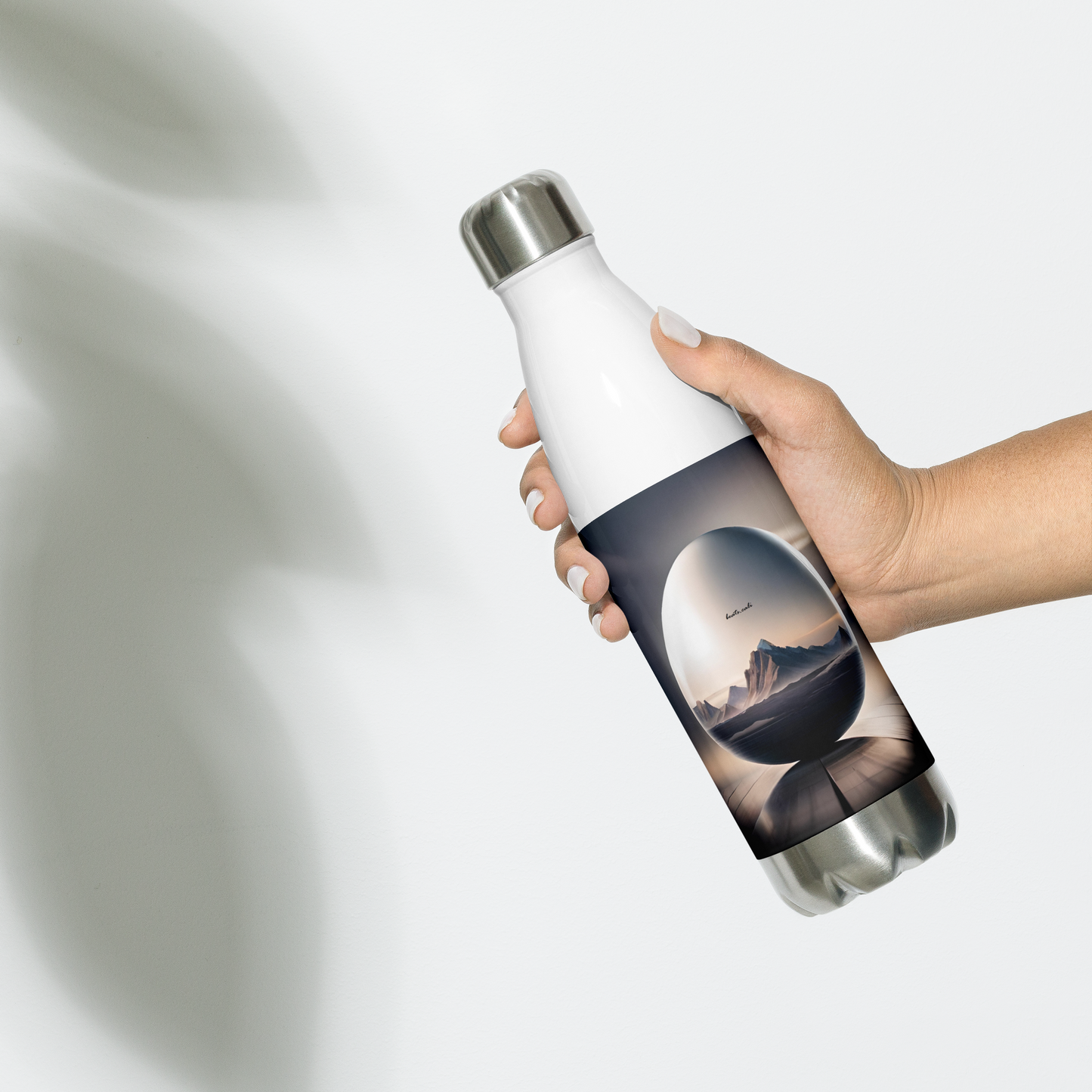 Stay refreshed and hydrated throughout your day with the Beats.Cali stainless steel water bottle, whether you're commuting, hiking, or simply on the move. Crafted with high-grade stainless steel and featuring a double-walled design, this water bottle keeps your beverages hot or cold for hours. Its odourless and leak-proof cap ensures worry-free use on the go.