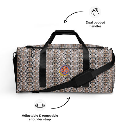 'beats.cali' Duffle Bag as the art-inspired spacious duffle bag has you covered in style and functionality for every occasion. The bag’s shoulder strap is adjustable and removable. Its dual padded handles with Velcro fastening ensures easy carrying. Contents do stay organized and safe with its multiple inside pockets.