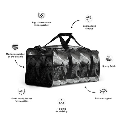 'beats.cali' Duffle Bag as the art-inspired spacious duffle bag has you covered in style and functionality for every occasion. The bag’s shoulder strap is adjustable and removable. Its dual padded handles with Velcro fastening ensures easy carrying. Contents do stay organized and safe with its multiple inside pockets.