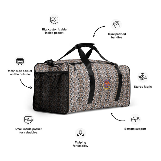 'beats.cali' Duffle Bag as the art-inspired spacious duffle bag has you covered in style and functionality for every occasion. The bag’s shoulder strap is adjustable and removable. Its dual padded handles with Velcro fastening ensures easy carrying. Contents do stay organized and safe with its multiple inside pockets.