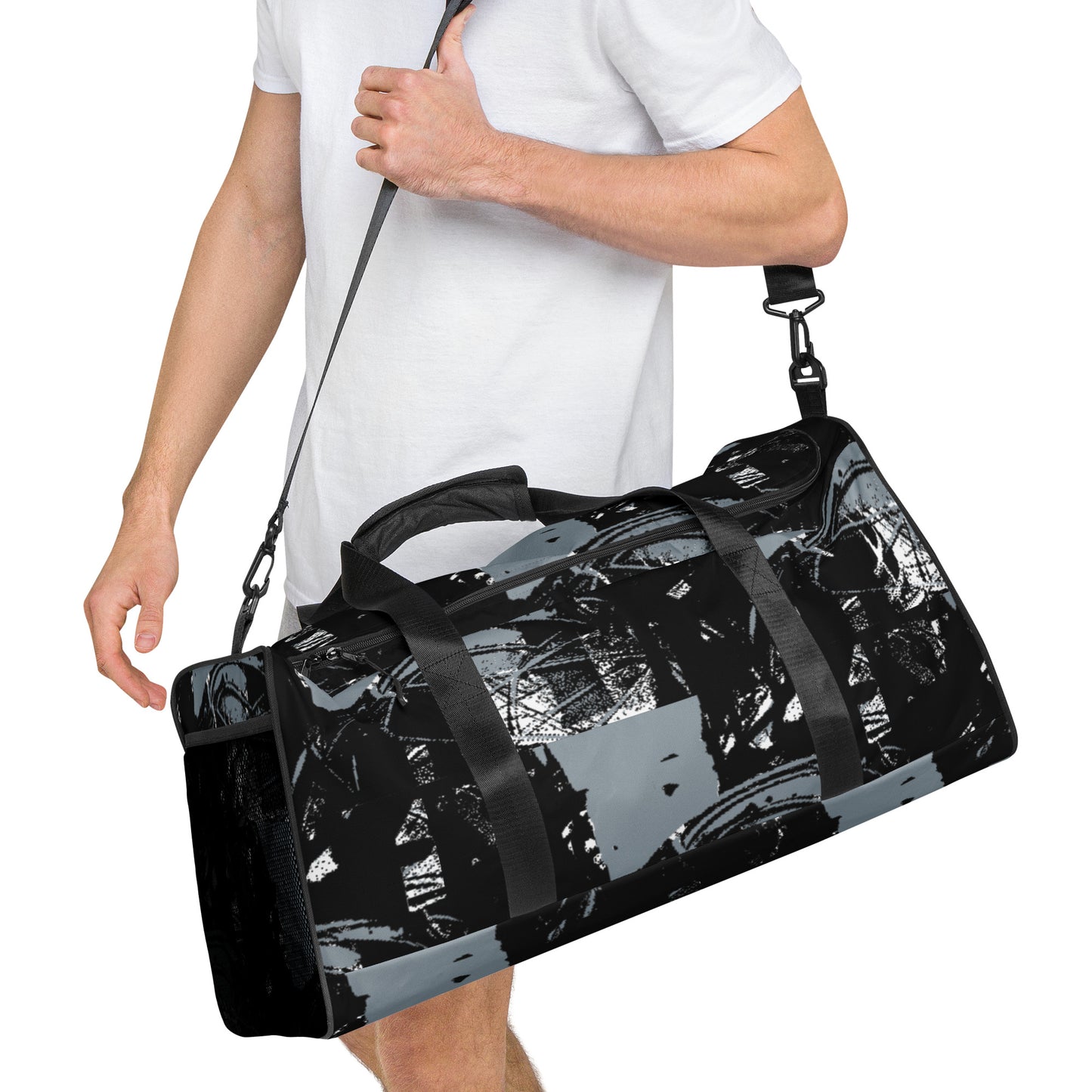 BEATS.CALI duffle bag is built to last. Its robust construction, featuring 100% polyester with black interlining, ensures it can handle the demands of your busiest days. With a generous interior space measuring 22" x 11.5" x 11.5", staying organized has never been easier. Utilize the multiple pockets, including a secure zipper pocket, to keep your essentials within reach.&nbsp; our duffle bag ensures stability with T-piping, providing peace of mind as you navigate daily.