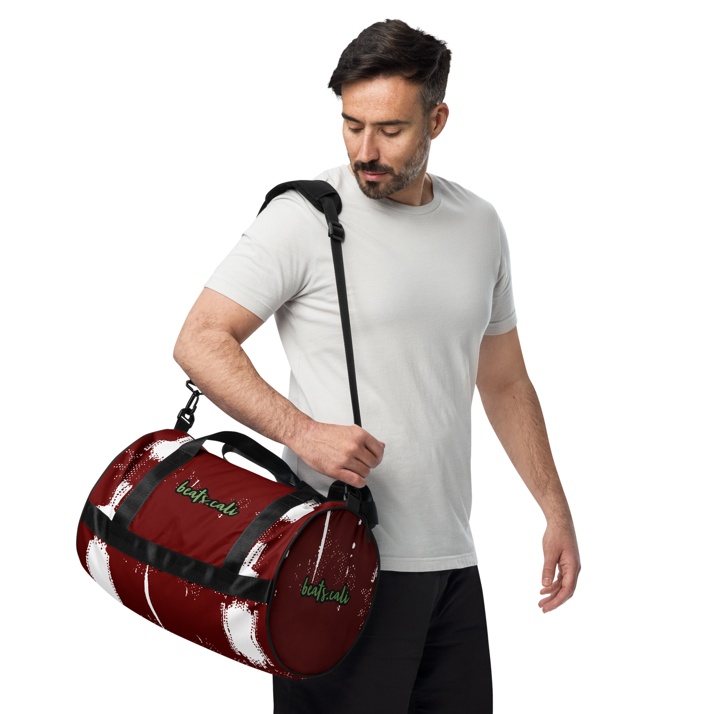 Crafted from durable 100% polyester and featuring sturdy, water-resistant fabric, this gym bag from beats.cali. combines fun with functionality. Perfect for stashing your workout essentials, it comes equipped with plenty of pockets to keep you organized. The fabric weight of 9.91 oz/yd² (336 g/m²) ensures durability.