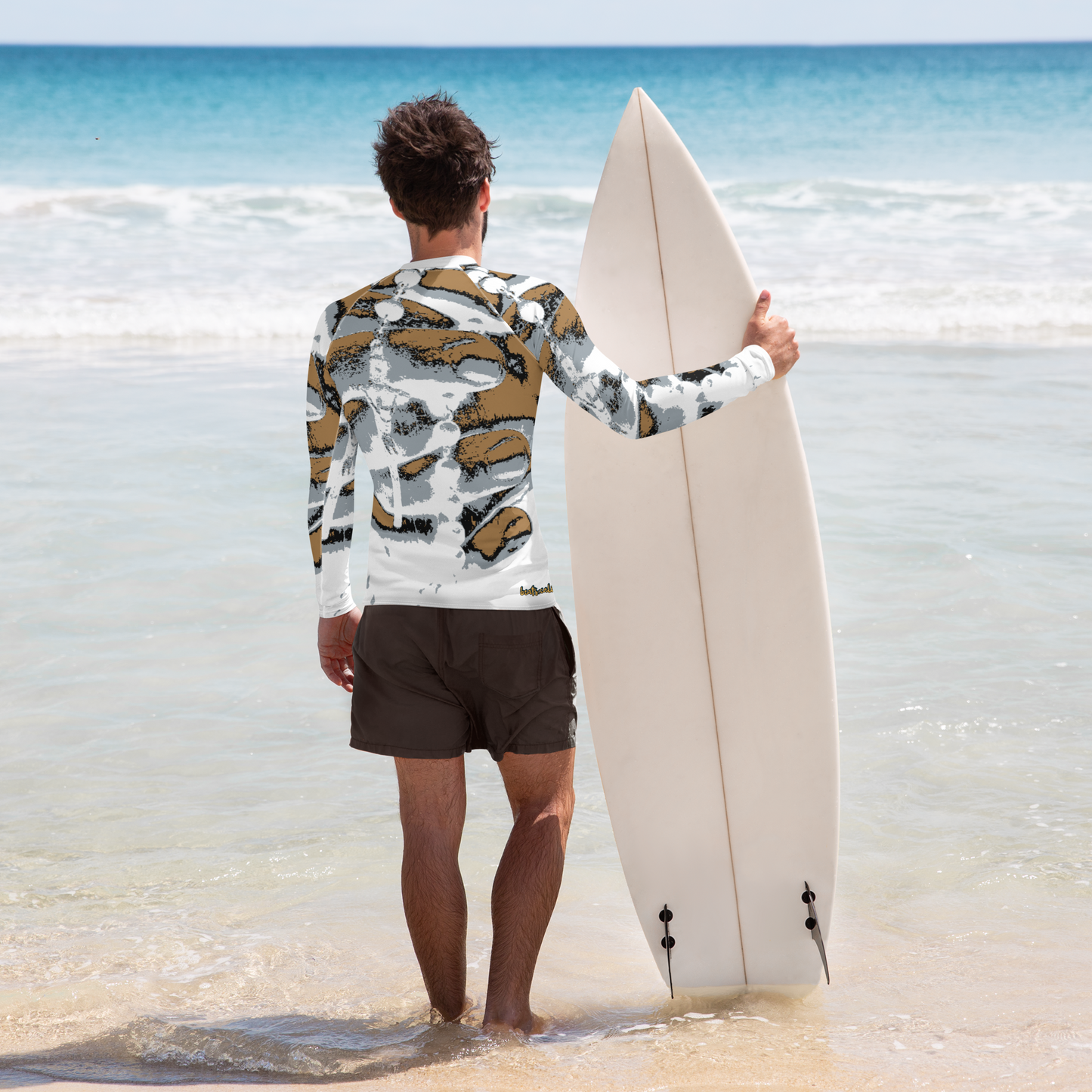 Constructed from 82% polyester and 18% spandex, this rash guard features a soft, four-way stretch fabric that contours perfectly to your body, thus providing unmatched comfort during all activities. Engage confidently; with your skin safeguarded against damaging UV rays, its UPF 50+ protection ensures that ultimate protection. With flat ergonomic seams and cover stitching, beats.cali’s rash guards are built for endurance, letting you concentrate on your performance without concern for wear and tear. 