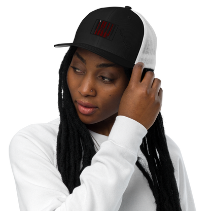 Closed-back trucker cap