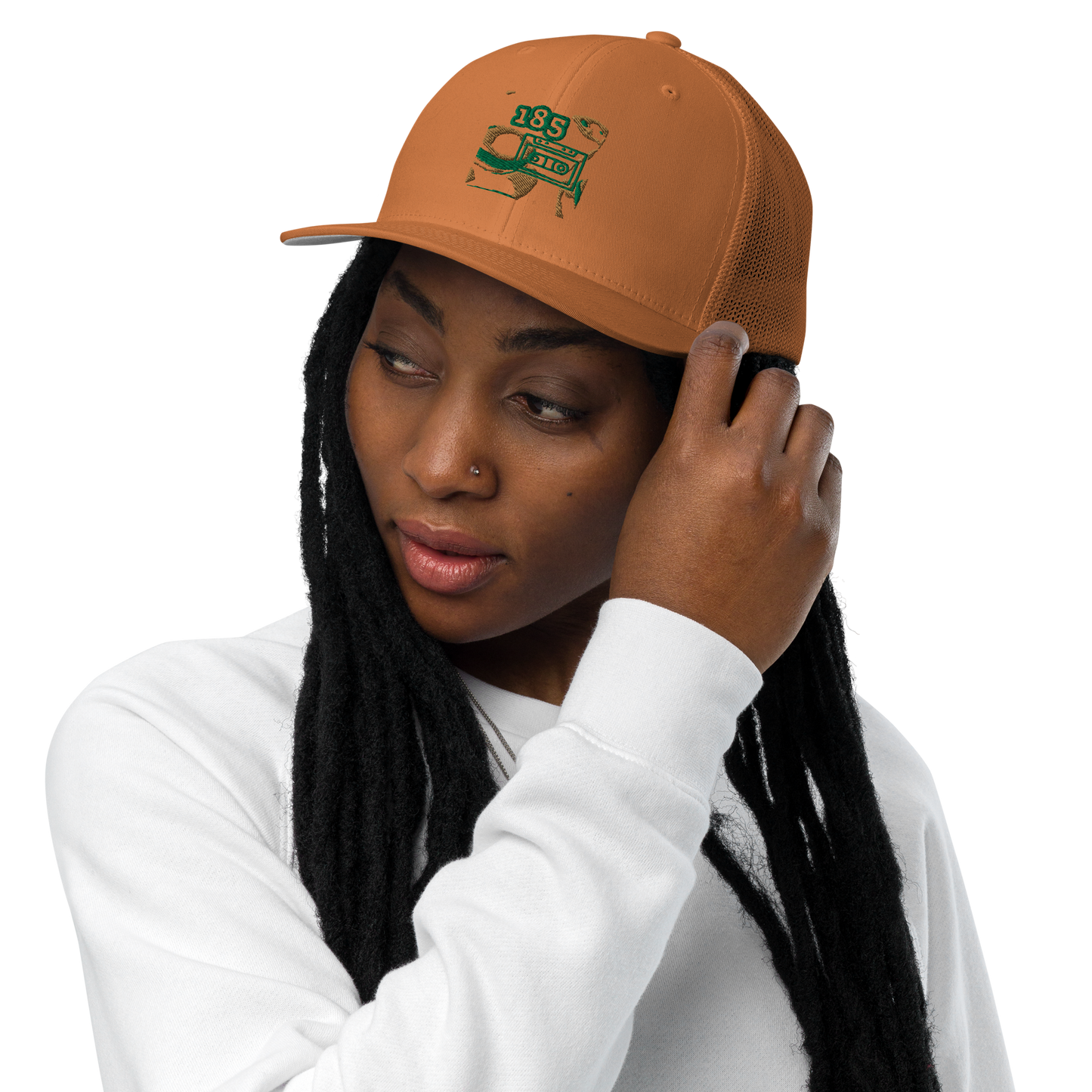 Closed-back trucker cap