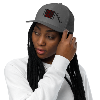 Closed-back trucker cap