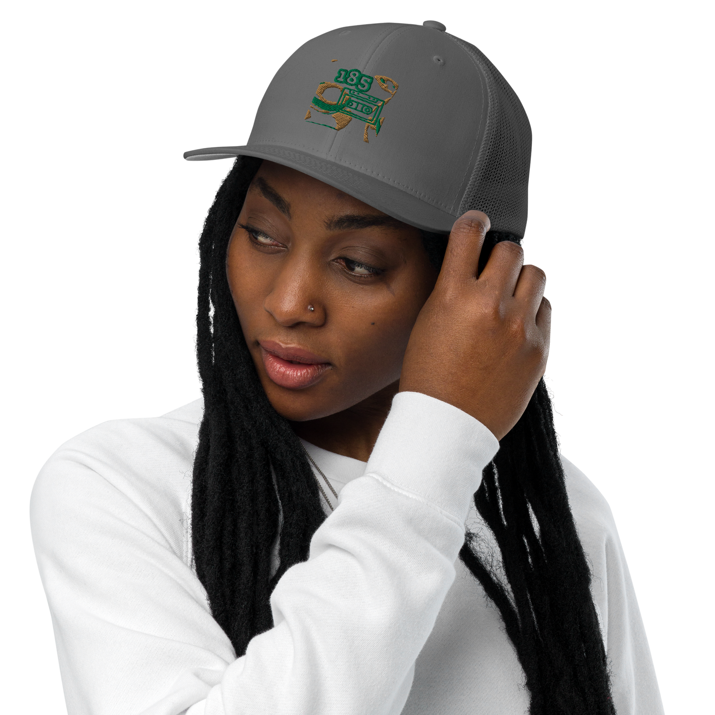 Closed-back trucker cap