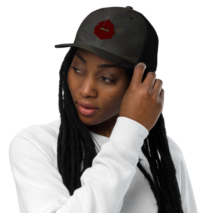 Closed-back trucker cap