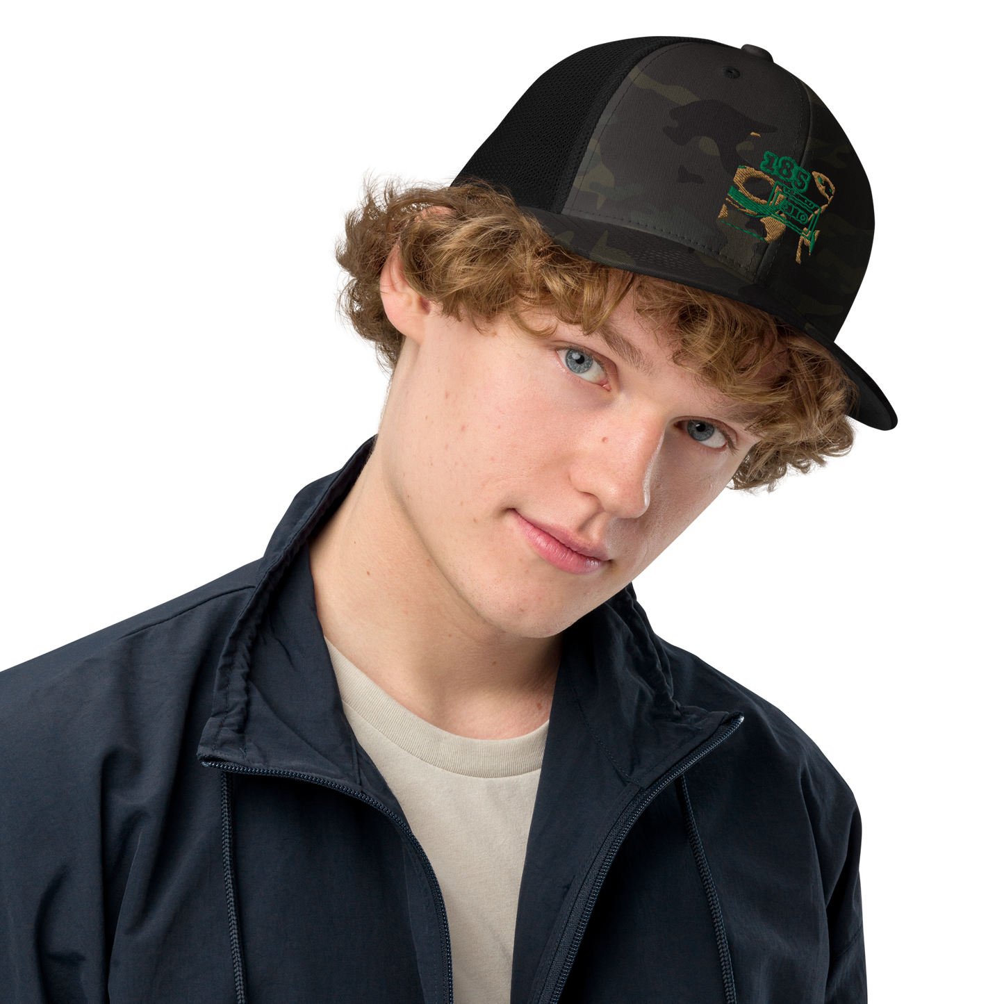 Closed-back trucker cap