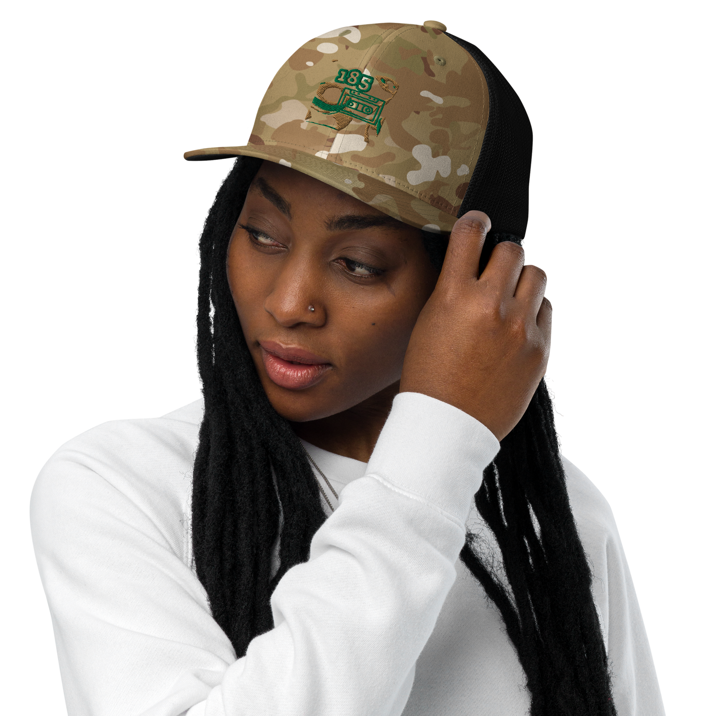 Closed-back trucker cap