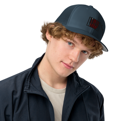 Closed-back trucker cap