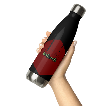 Stay refreshed and hydrated throughout your day with the Beats.Cali stainless steel water bottle, whether you're commuting, hiking, or simply on the move. Crafted with high-grade stainless steel and featuring a double-walled design, this water bottle keeps your beverages hot or cold for hours. Its odourless and leak-proof cap ensures worry-free use on the go. 