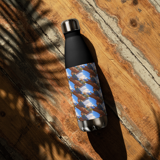 This beats.cali 17-ounce, double-walled stainless steel water bottle is ideal for your daily activities. It will maintain the temperature of your beverage, hot or cold, for hours. Additionally, it has an odour- and leak-proof cap. Place it in your car's cup holder on your way to work, bring it along on hikes, or pack it in your bag for whenever you're thirsty.