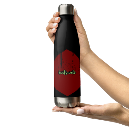 Stay refreshed and hydrated throughout your day with the Beats.Cali stainless steel water bottle, whether you're commuting, hiking, or simply on the move. Crafted with high-grade stainless steel and featuring a double-walled design, this water bottle keeps your beverages hot or cold for hours. Its odourless and leak-proof cap ensures worry-free use on the go. 