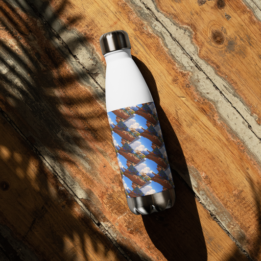 This beats.cali 17-ounce, double-walled stainless steel water bottle is ideal for your daily activities. It will maintain the temperature of your beverage, hot or cold, for hours. Additionally, it has an odour- and leak-proof cap. Place it in your car's cup holder on your way to work, bring it along on hikes, or pack it in your bag for whenever you're thirsty.