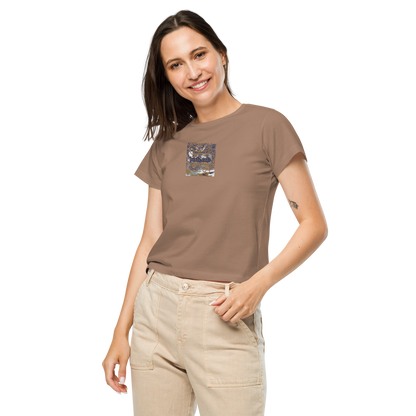 Women’s high-waisted t-shirt
